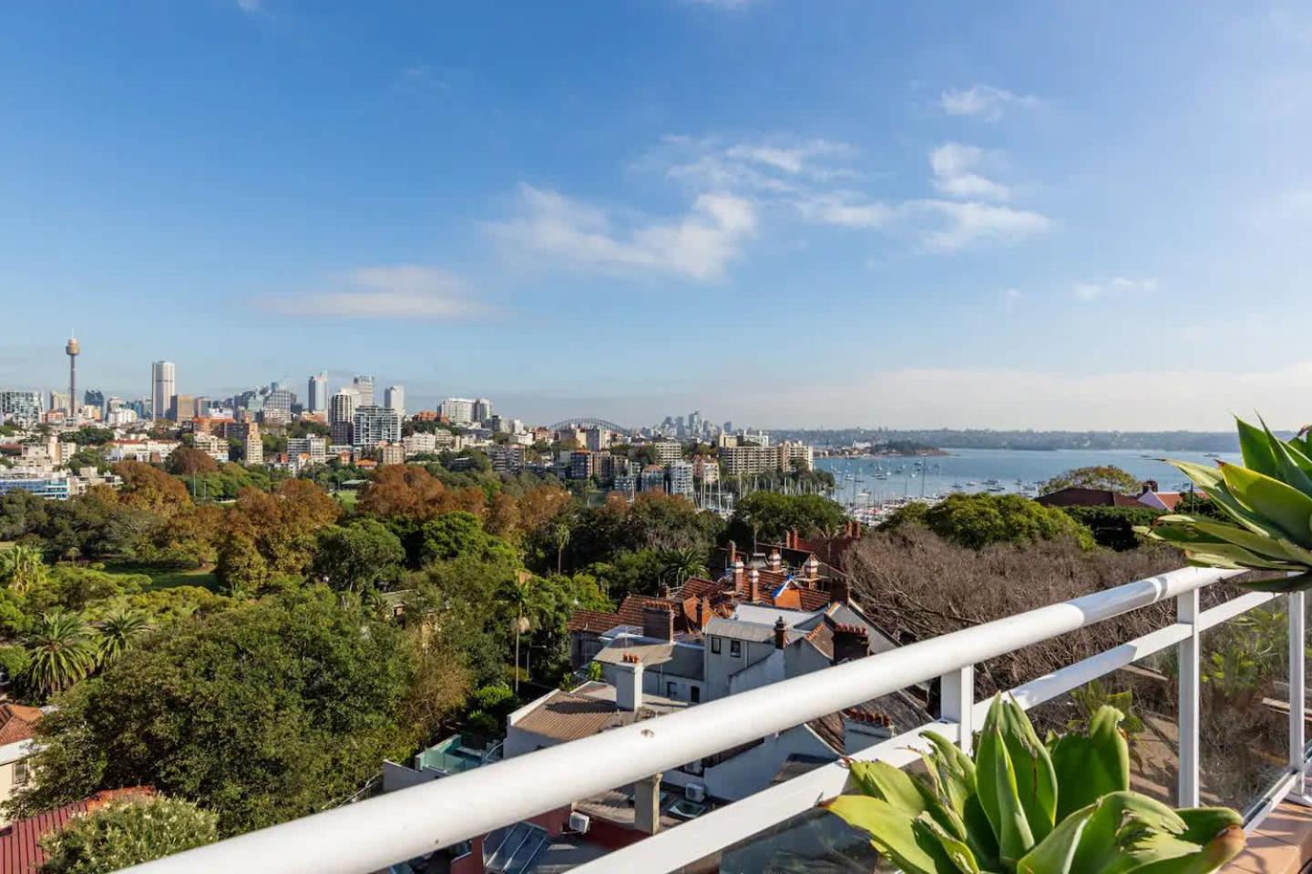 Elegant With Rooftop Harbour Views Apartment *
