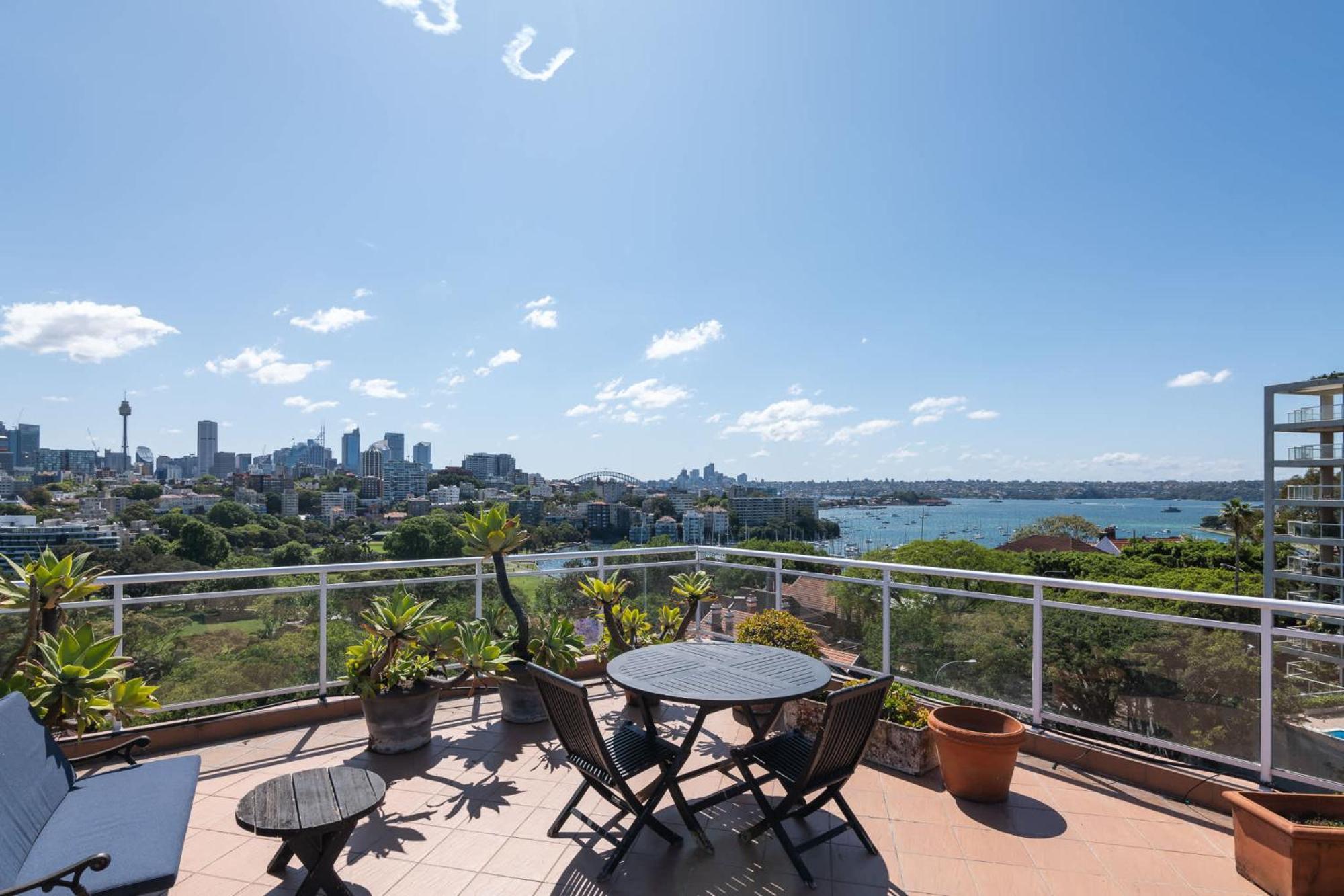 Elegant With Rooftop Harbour Views Apartment *
