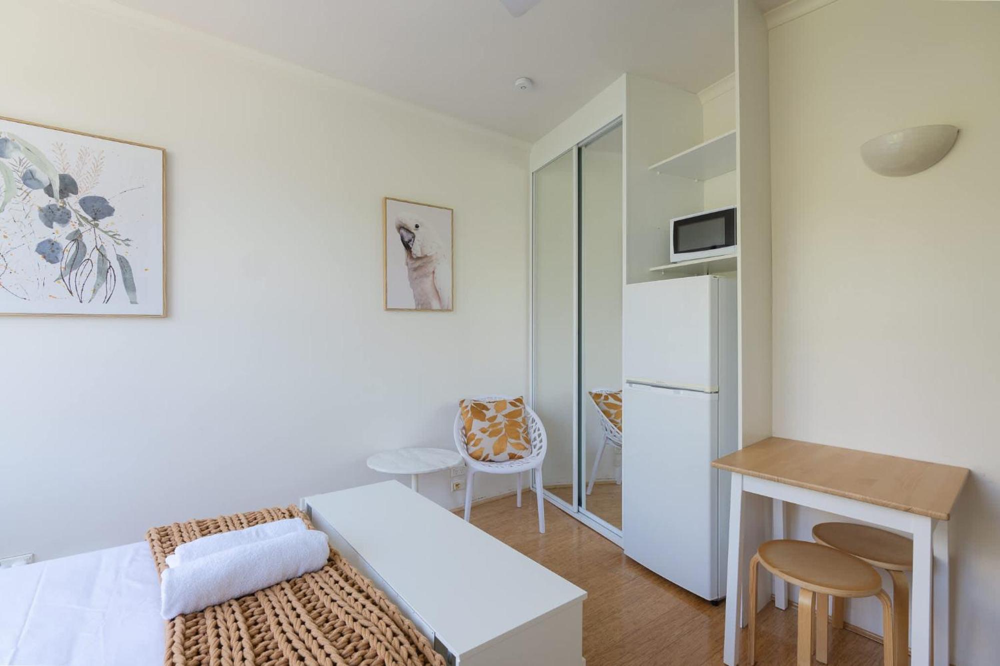 Elegant With Rooftop Harbour Views Apartment *